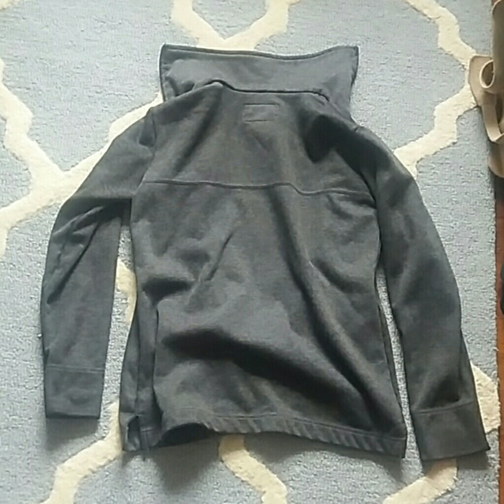 🗽 Gray down jacket - Picture 3 of 3